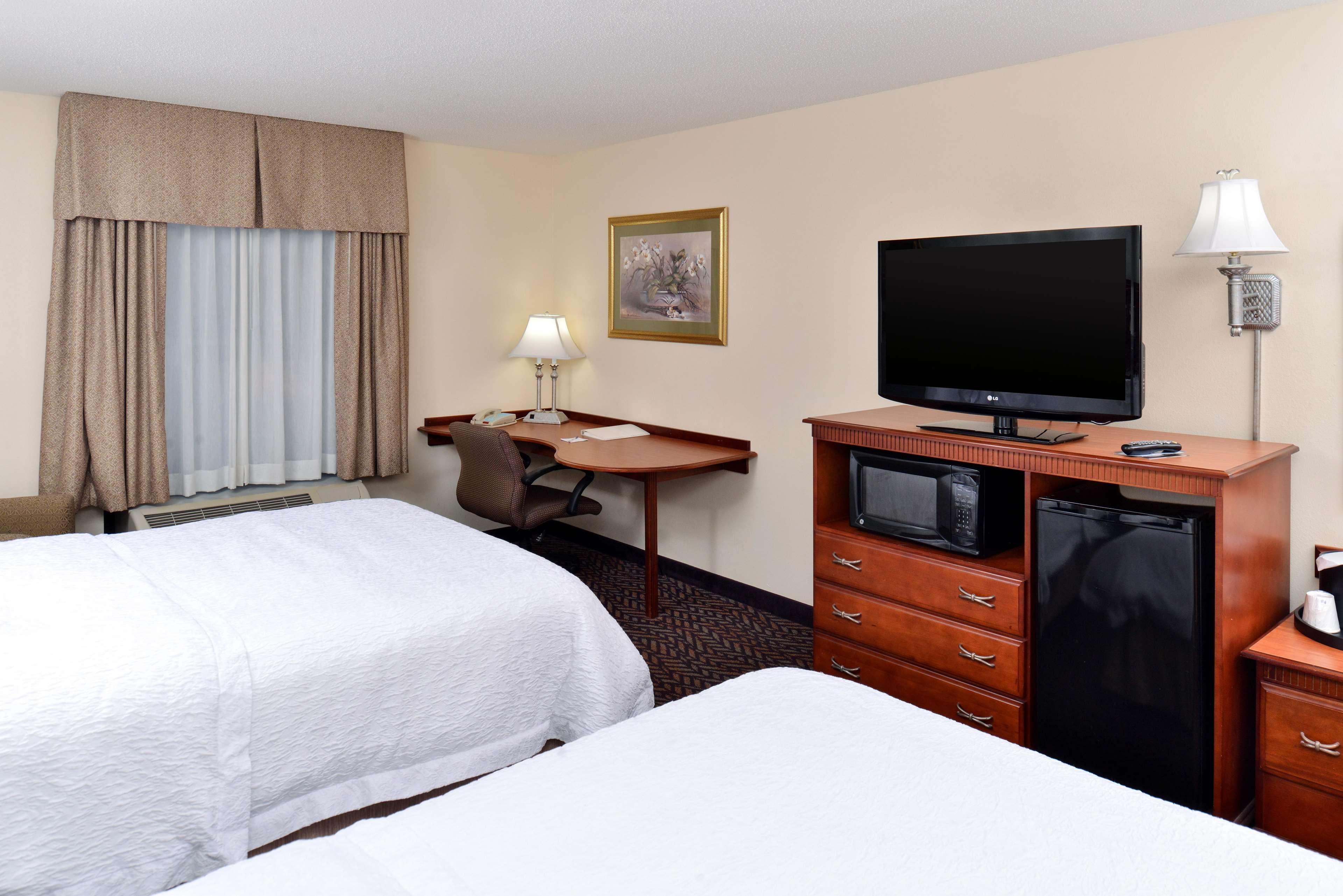 Hampton & Dayton-vandalia Hotel Murlin Heights