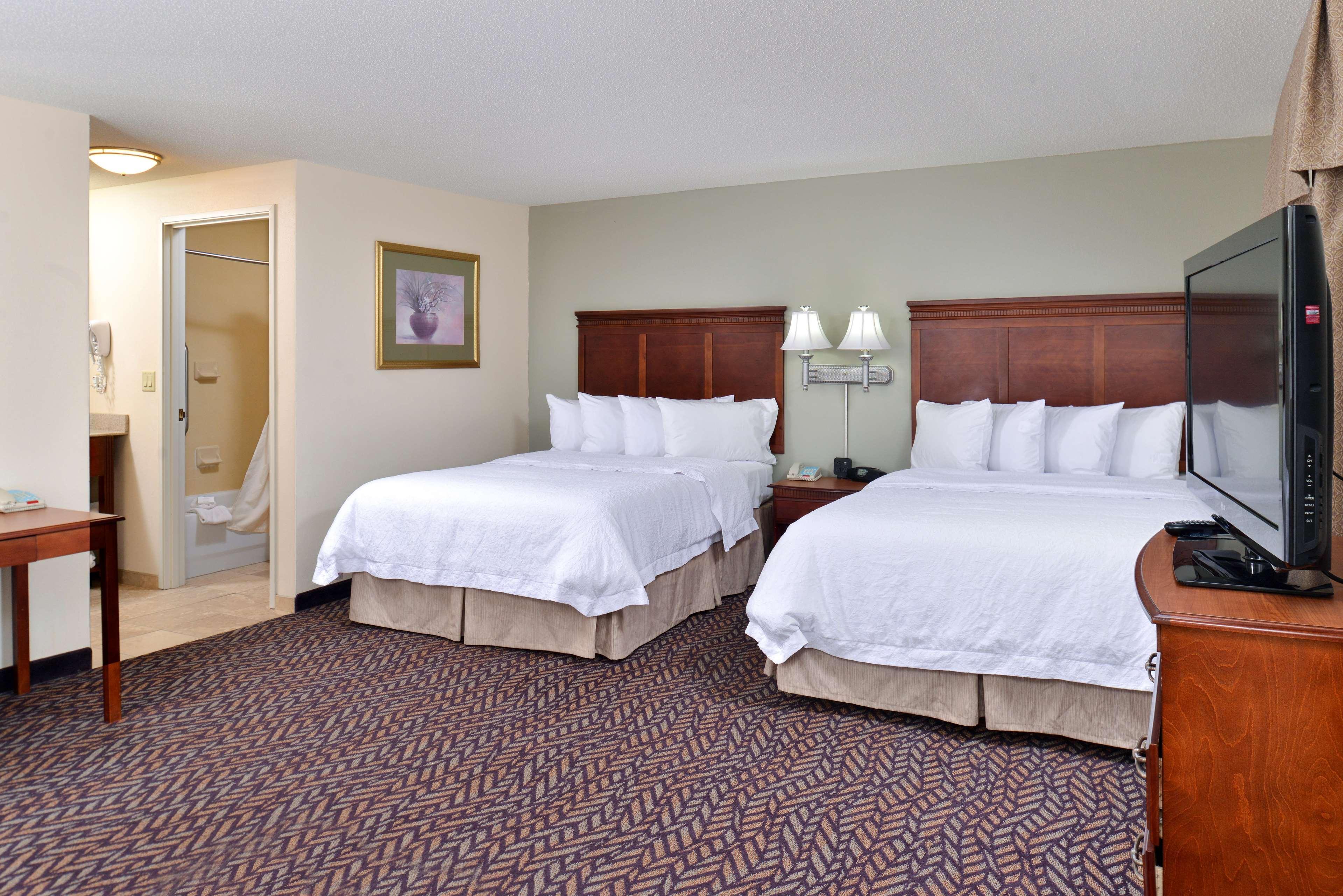 Hampton & Dayton-vandalia Hotel Murlin Heights