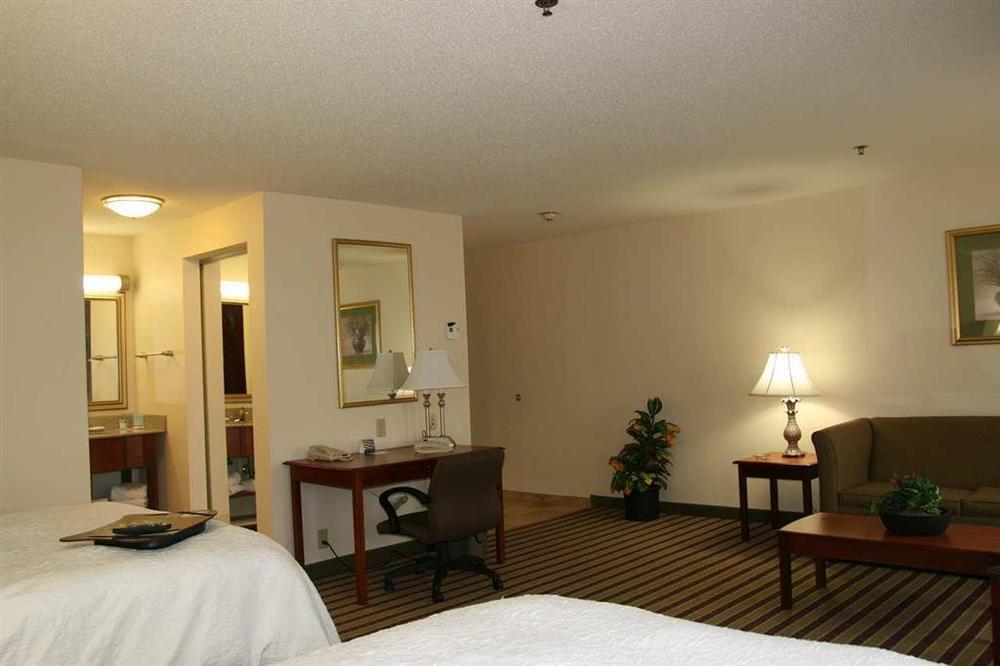 Hampton & Dayton-vandalia Hotel 3*