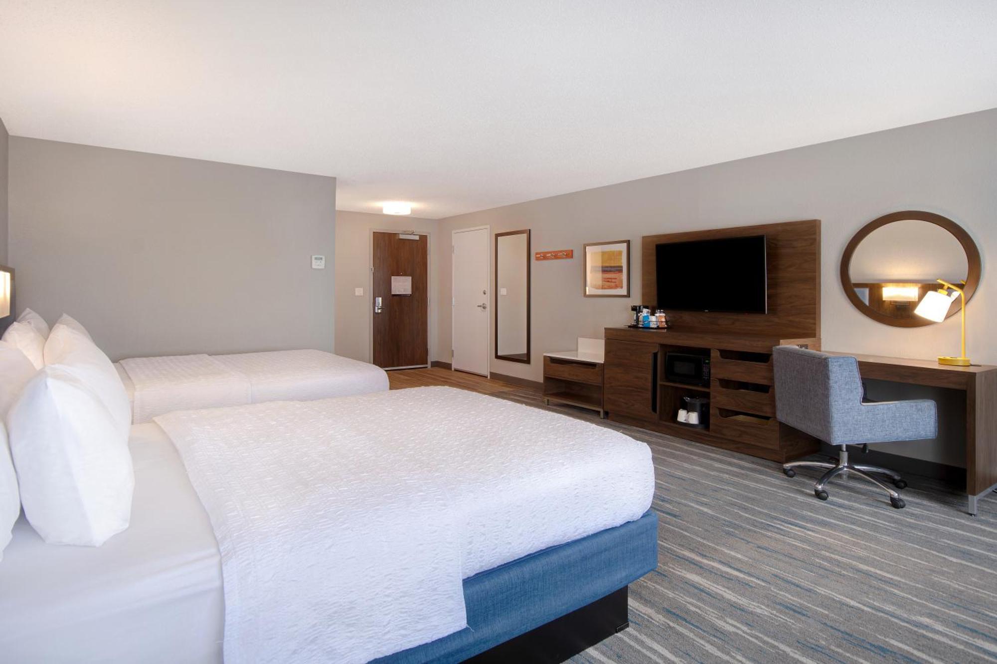 Hampton & Dayton-vandalia Hotel Murlin Heights