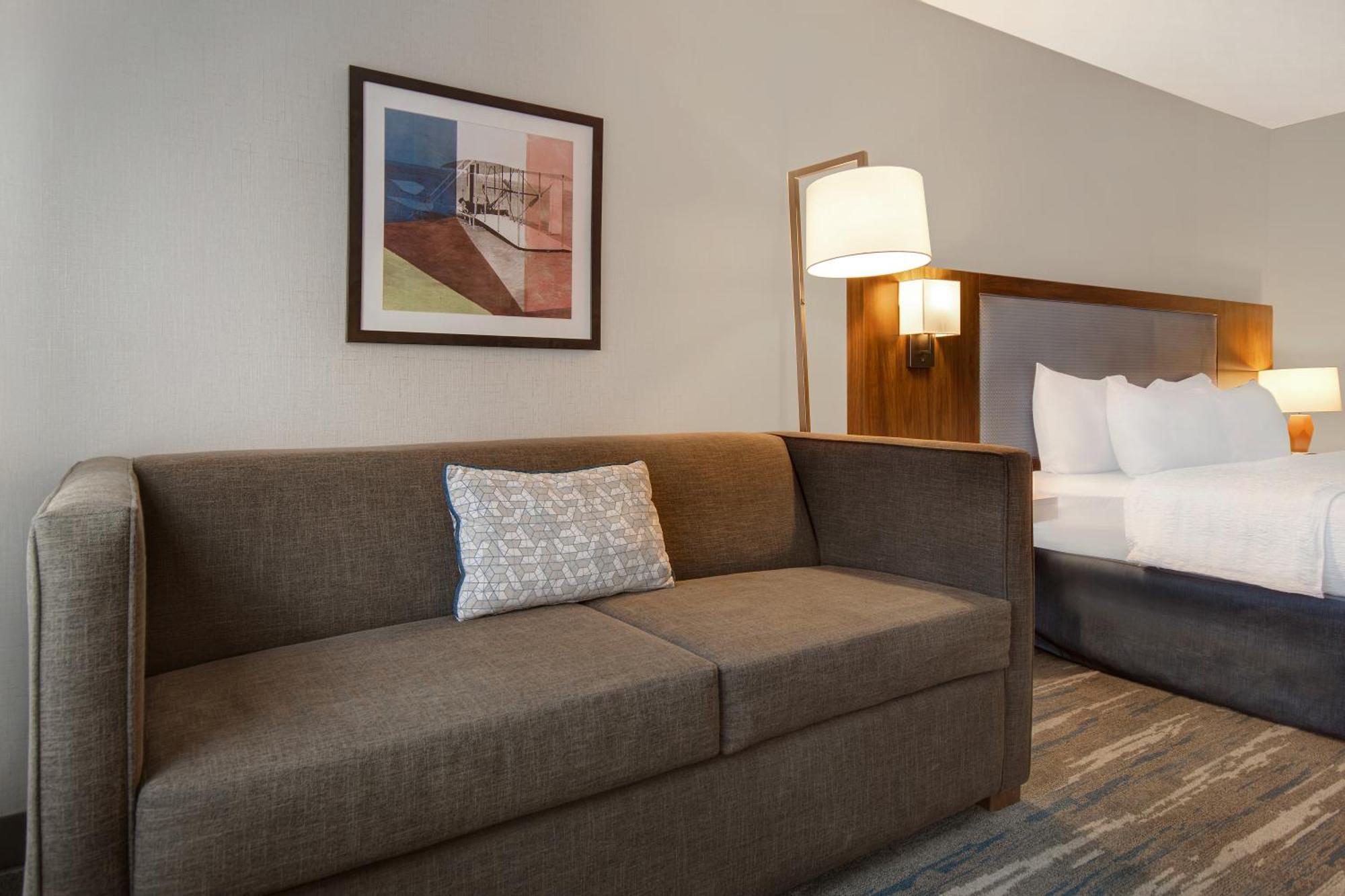 Hampton & Dayton-vandalia Hotel Murlin Heights