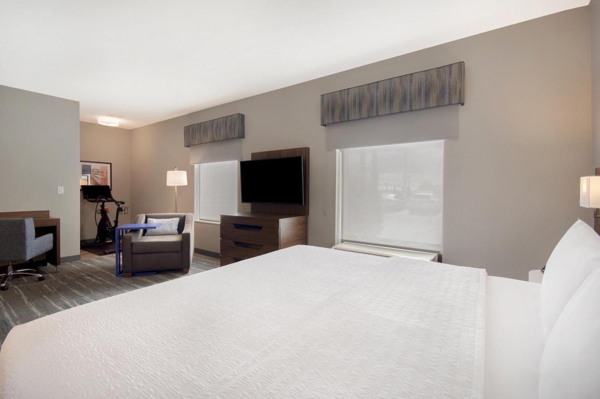 Hampton & Dayton-vandalia Hotel 3*