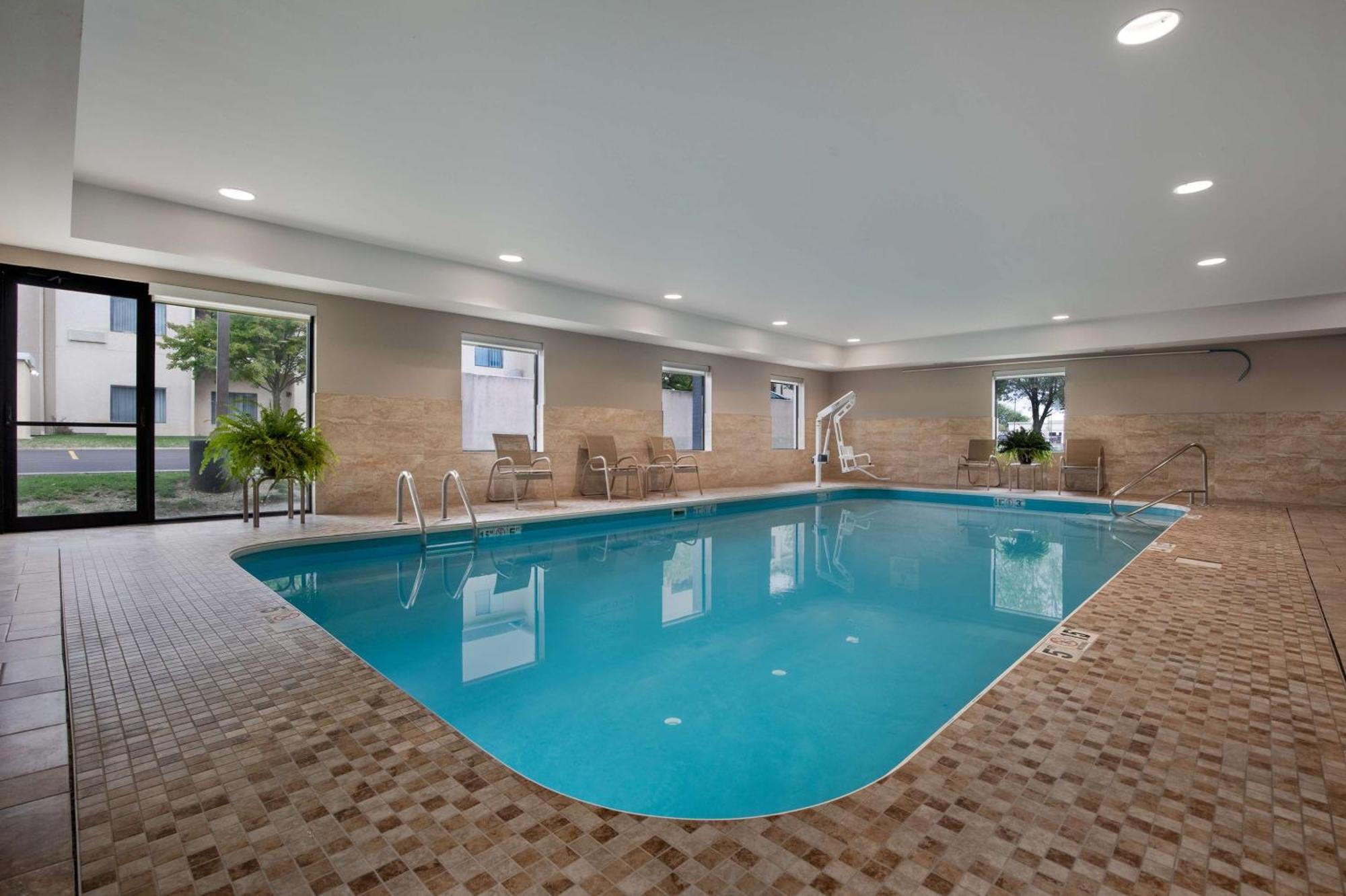 Hotel Hampton & Dayton-vandalia