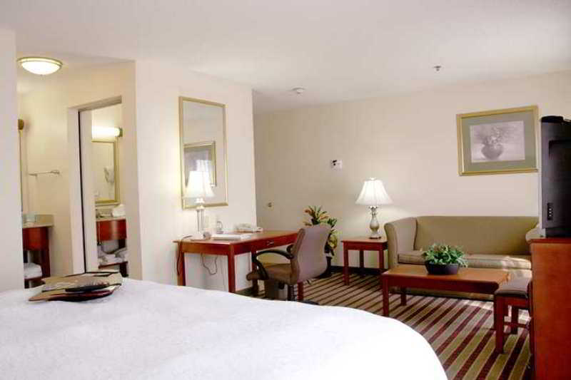 Hampton & Dayton-vandalia Hotel 3*